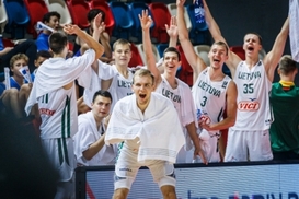 Jokių šansų latviams nepalikusi Lietuvos dvidešimtmečių rinktinė – Europos čempionato ketvirtfinalyje