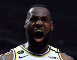 NBA analitikas: L. Jamesas nepasitrauks, kol nebus neatlikta ypatinga ceremonija