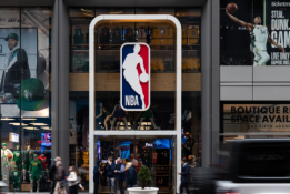 Ateinantį sezoną NBA rungtynės gali vykti keliuose „burbuluose“