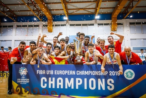 Aštuoniolikmečių Europos čempionato finale – grubi teisėjų klaida