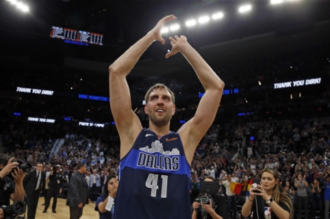 Ant „Mavericks“ arenos parketo atsidurs D. Nowitzki atvaizdas