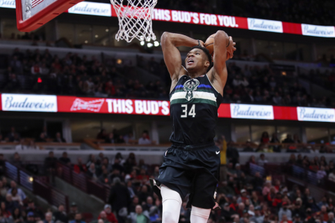 NBA dešimtuko viršūnėje - G.Antetokounmpo skrydis