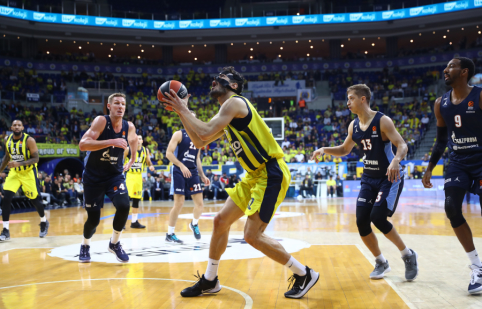 Lyderio neradusi „Fenerbahče“ iškovojo svarbią pergalę namuose 