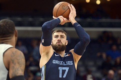 Itin taiklus J.Valančiūnas padėjo „Grizzlies“ įveikti Finikso „Suns“