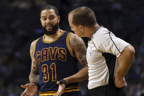 Buvusių NBA žaidėjų penketukas, kurie gauna pinigus „už orą“