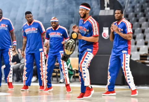 Pamatykite: pasaulį pakerėjęs „Harlem Globetrotters“ žaidėjo dėjimas