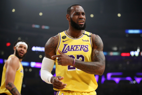 „Lakers“ pasiskundė NBA vadovams dėl veiksmų prieš L. Jamesą