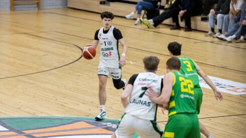 Jaunieji žalgiriečiai apgynė namų sienas nuo &bdquo;Atleto&ldquo; krep&scaron;ininkų