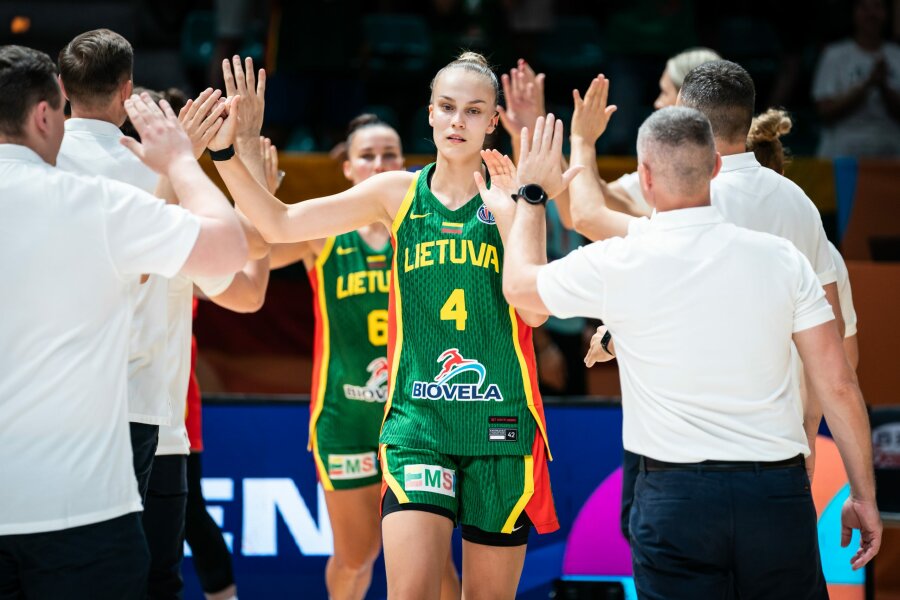 Lietuvos krepšininkės Europos čempionato starte nugalėjo Slovėniją