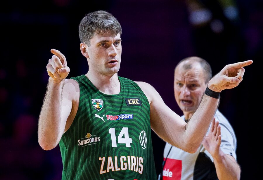 Nuo tautinių &scaron;okių iki kalbos žinių: kaip D.Sleva laikė lietuvi&scaron;kumo testą